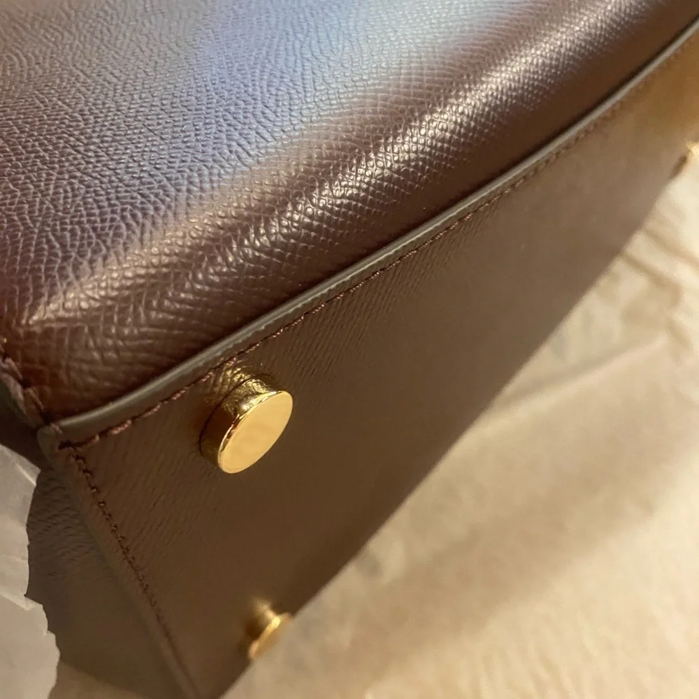 Michael Kors gold pairs